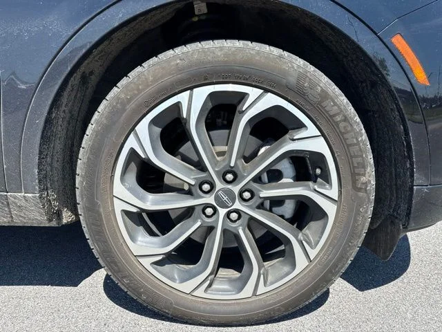 Used 2024 Black Lincoln Reserve image 25