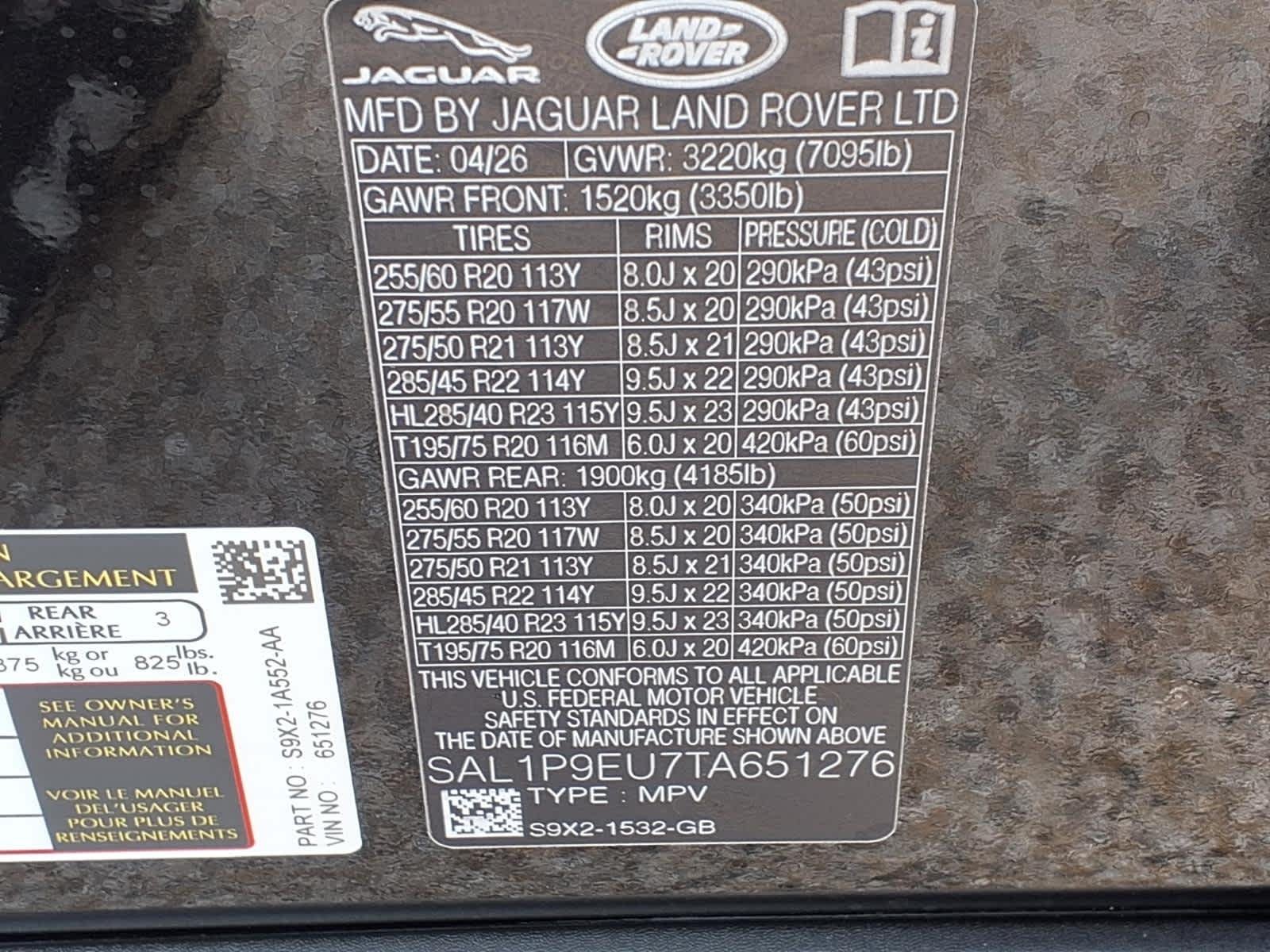 New 2026 Santorini Black Land Rover SE image 24