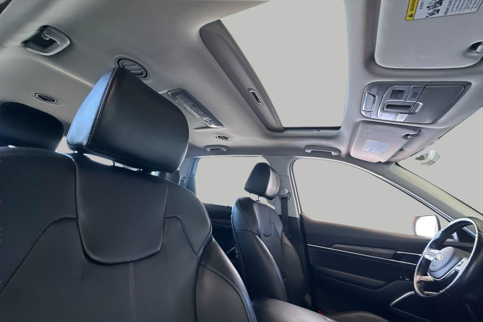 Used 2021 White Kia EX image 19