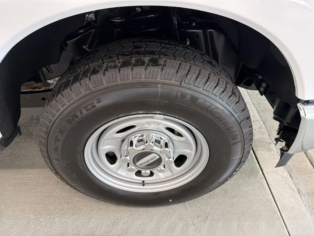New 2026 Oxford White Ford F-250® XL image 5