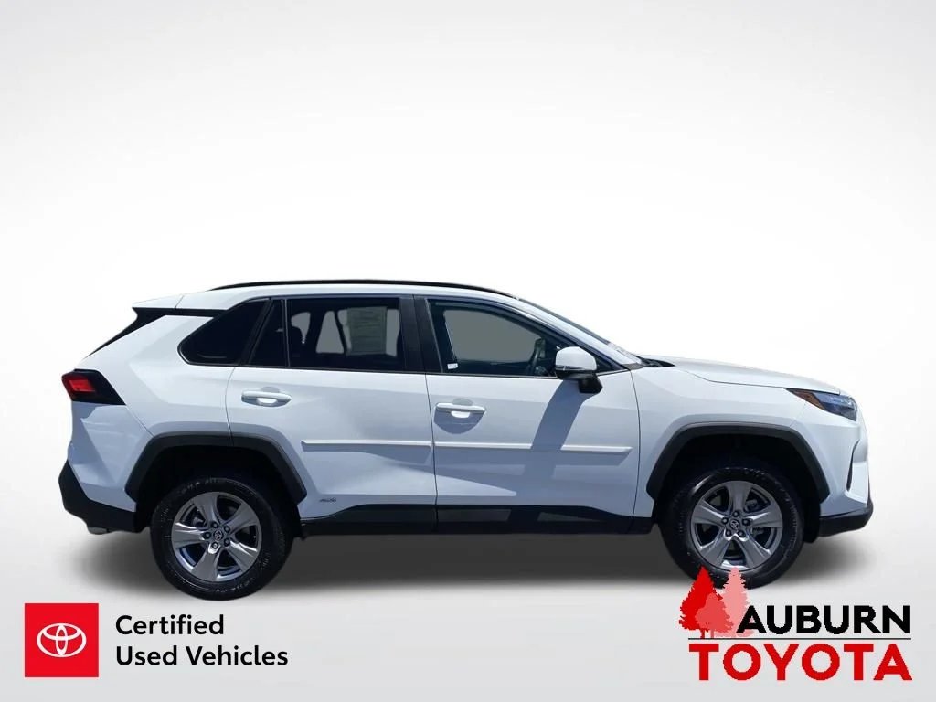 Certified Used 2024 Ice Cap Toyota LE image 9