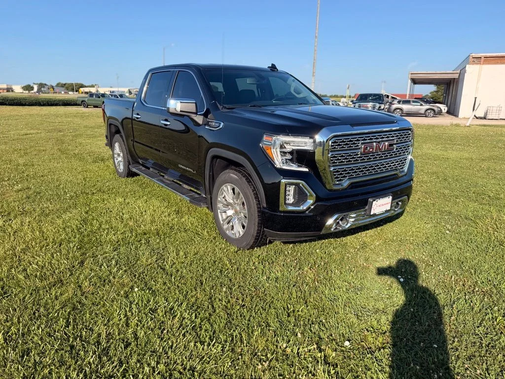 Used 2020 Onyx Black GMC Denali image 3