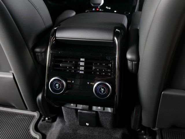 New 2026 Fuji White Land Rover Dynamic SE image 18