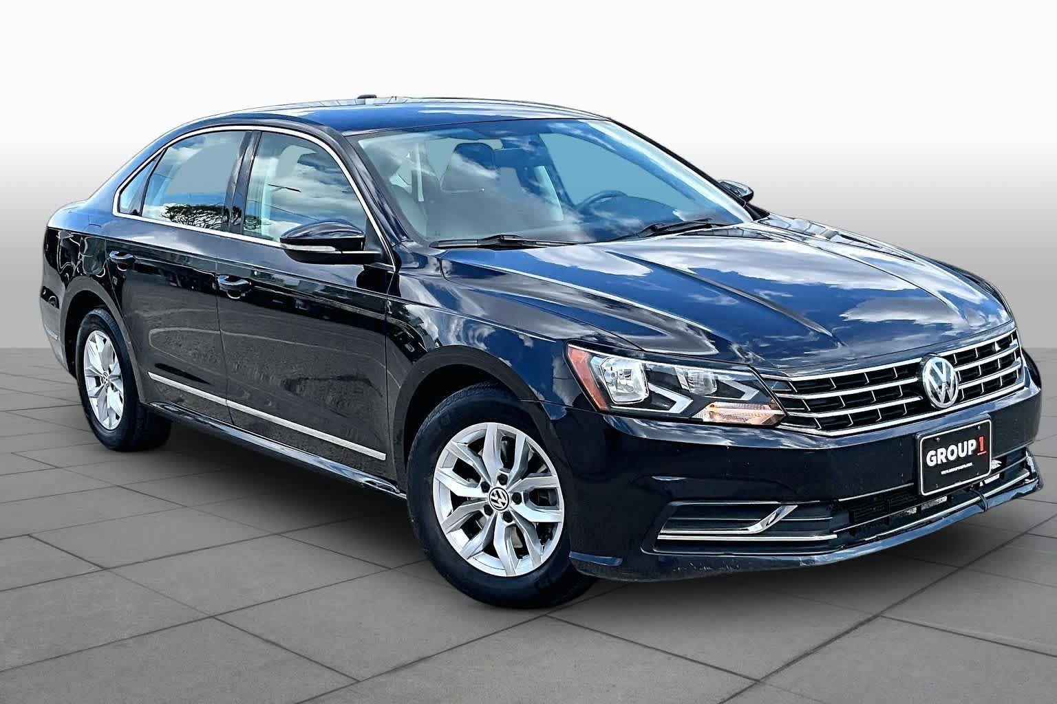 Pre-Owned 2017 Volkswagen Passat 1.8T S