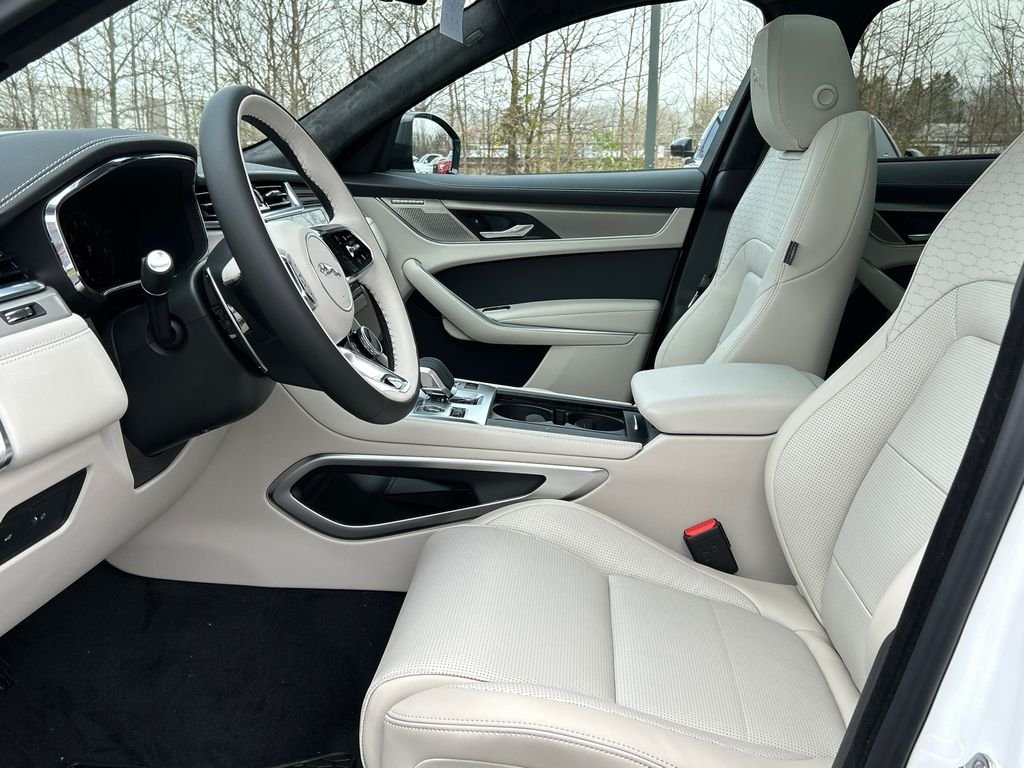 2026 Jaguar F-Pace R-Dynamic S - Photo 10