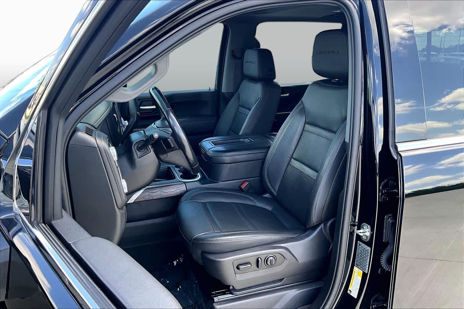 Used 2021 Onyx Black GMC Denali image 8