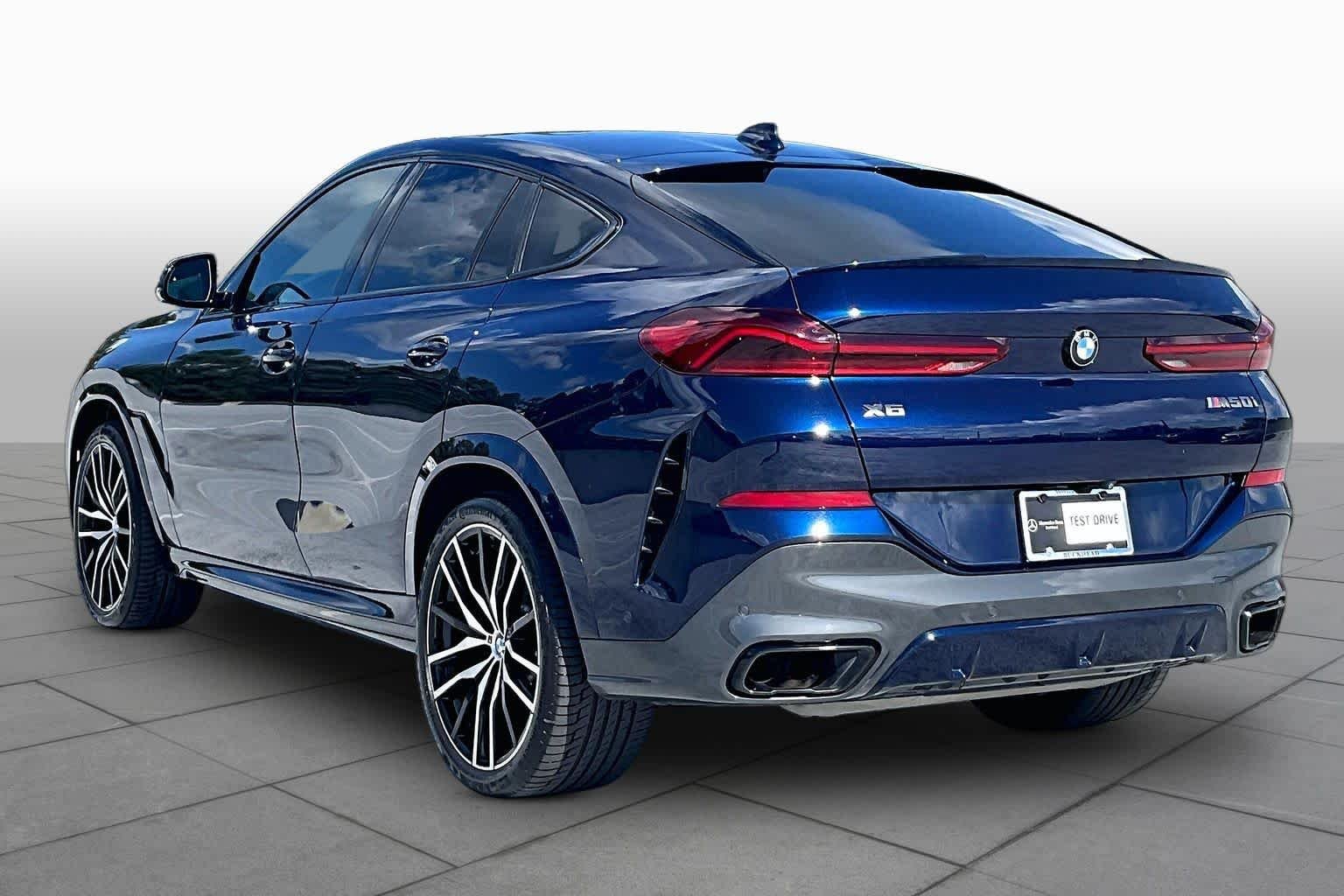 Used 2022 Tanzanite Blue II Metallic BMW M50i image 12