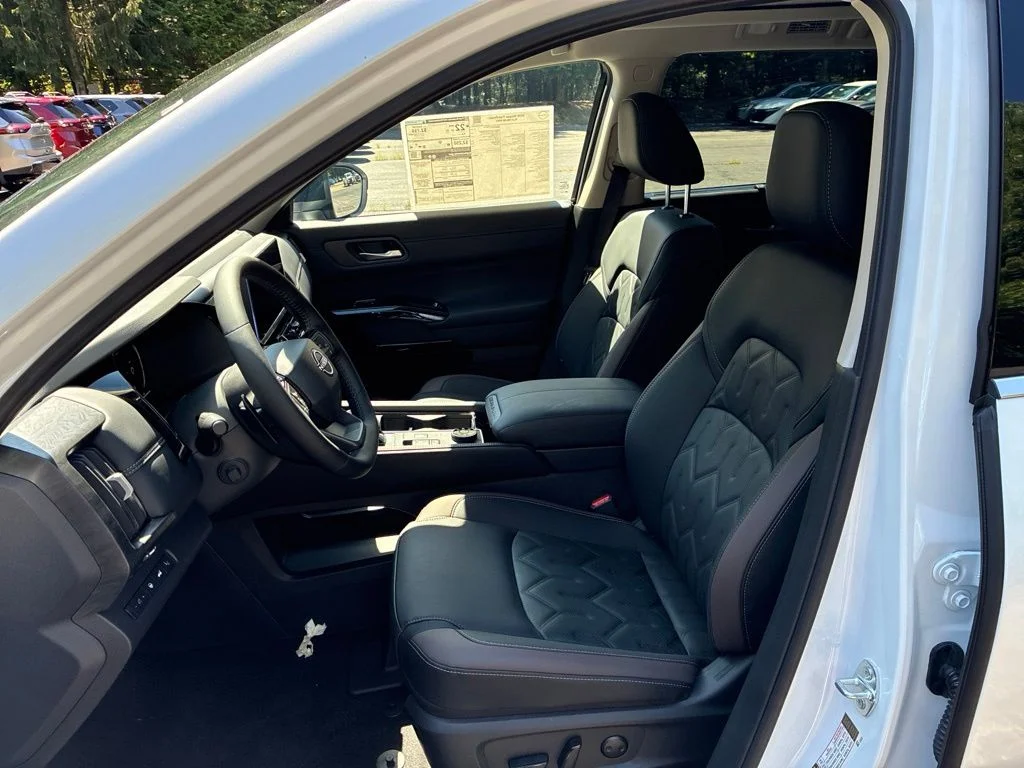 New 2026 Everest White Pearl TriCoat Nissan Platinum image 16