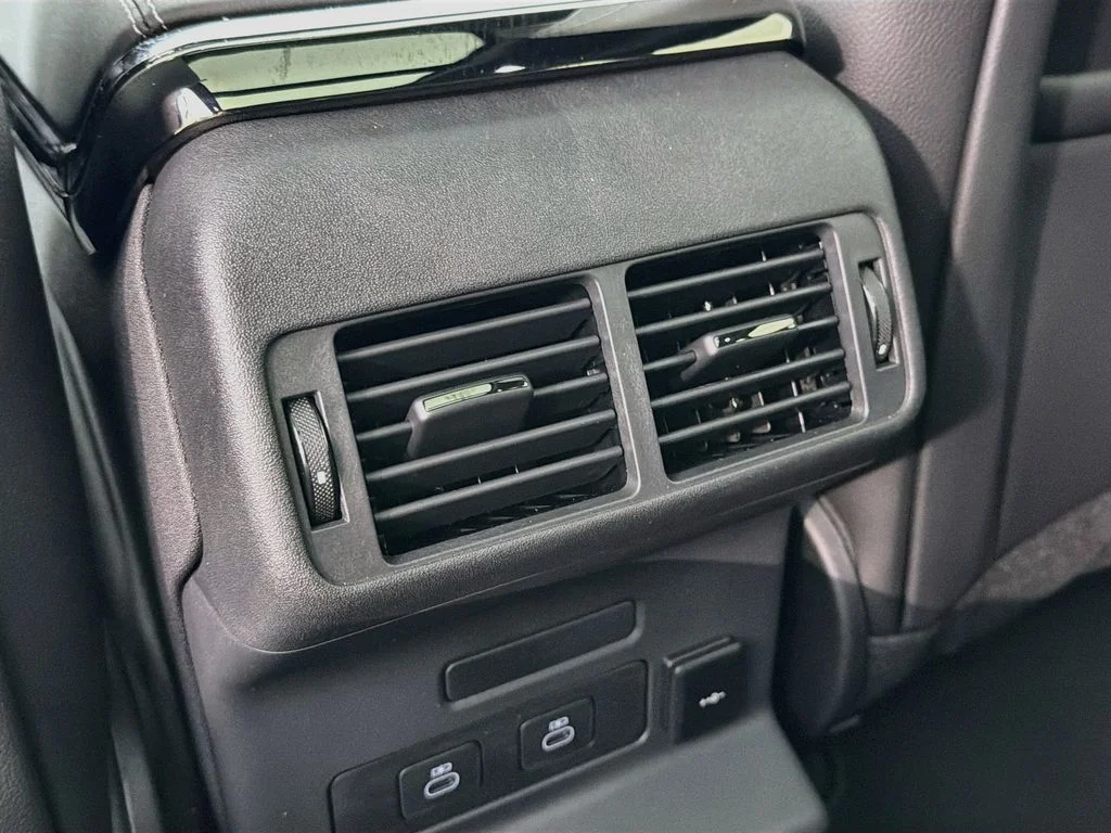 New 2026 Santorini Black Land Rover Belgravia Edition image 27