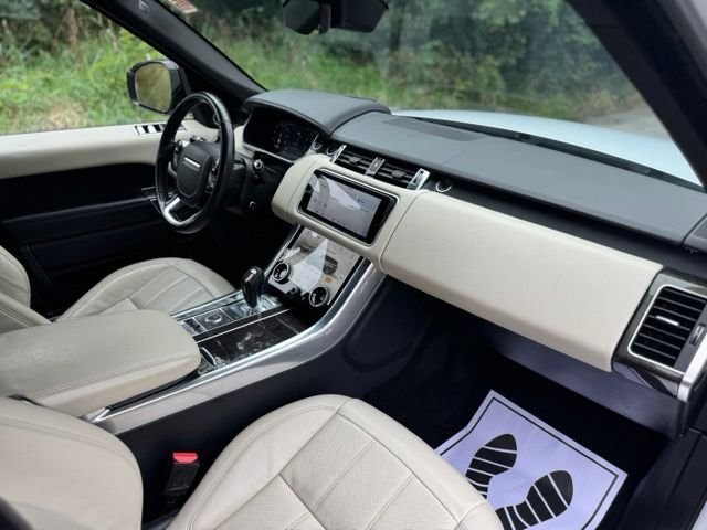 Used 2018 Yulong White Metallic Land Rover HSE image 19