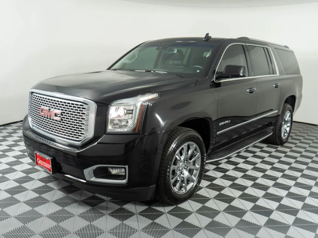 Used 2017 Black GMC Denali image 3