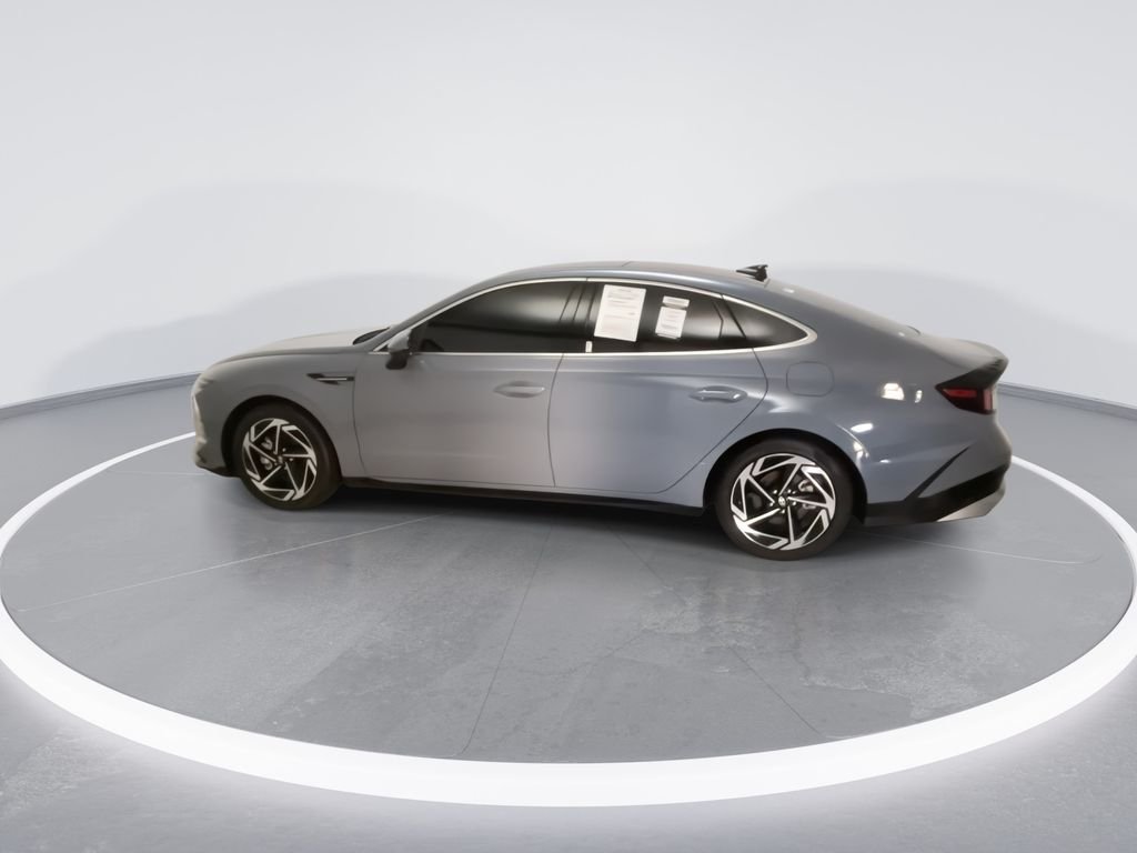Used 2024 Blue Hyundai SEL image 7