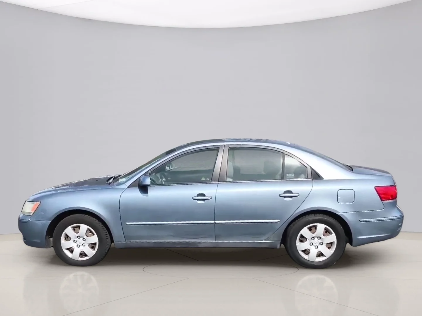 Used 2009 Silver Hyundai GLS image 2
