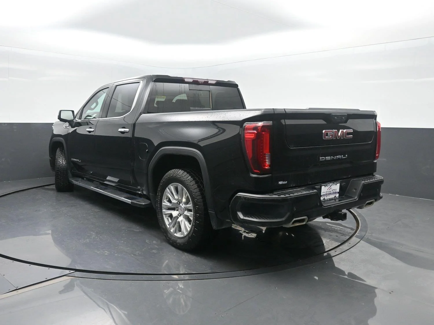 Used 2023 Onyx Black GMC Denali image 49