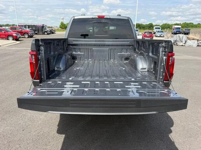 New 2026 Carbonized Gray Metallic Ford XLT image 30