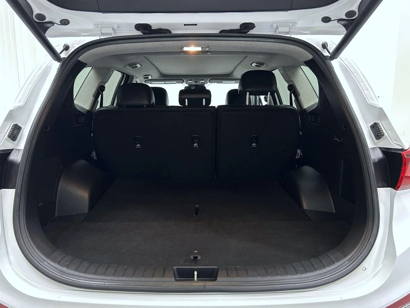 Used 2020 Gray Hyundai Limited image 21