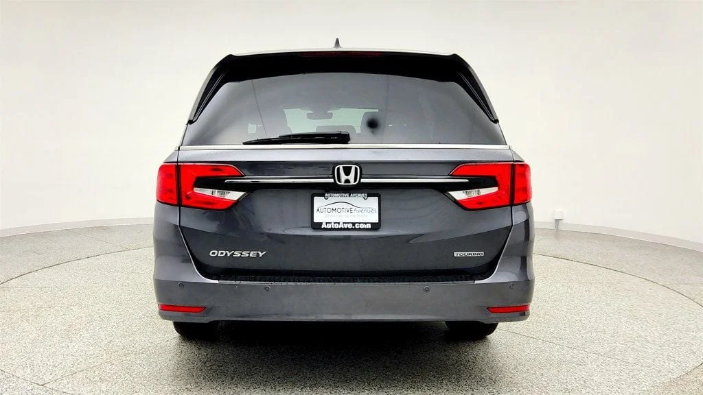 Used 2023 Modern Steel Metallic Honda Touring Automatic w/ Rear Entertainment System & Navigation image 6