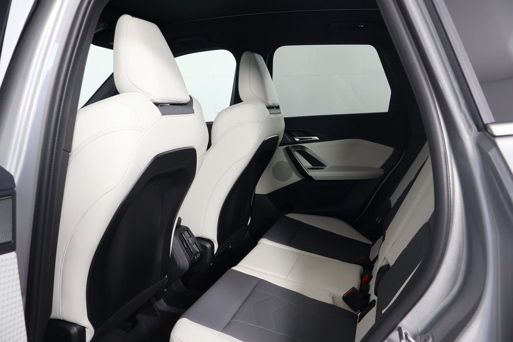 New 2026 Space Silver Metallic BMW xDrive28i image 6