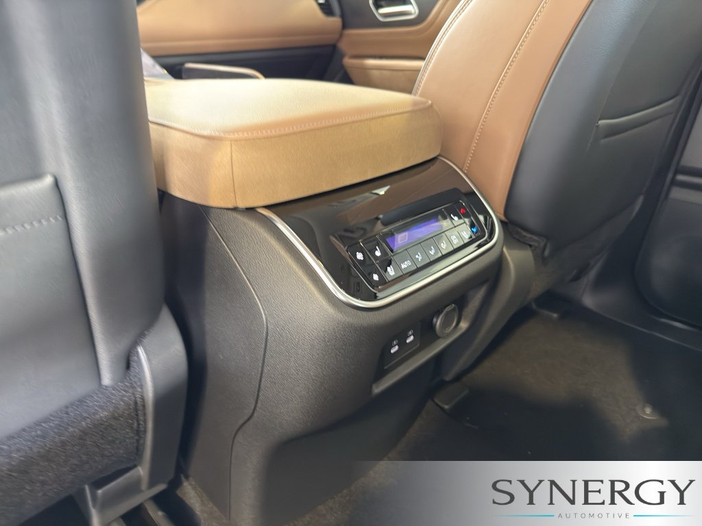 New 2027 Radiant White INFINITI LUXE image 30