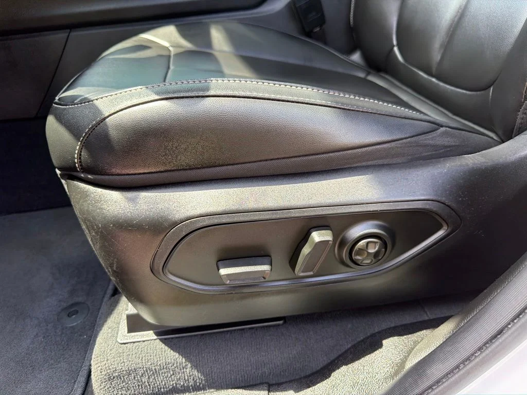 Used 2023 White Jeep 4xe image 14