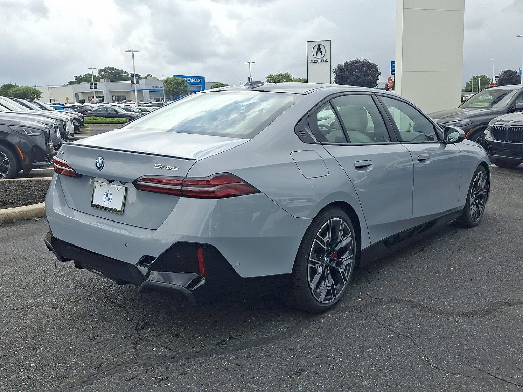 Used 2027 Brooklyn Grey Metallic BMW 550e xDrive image 4