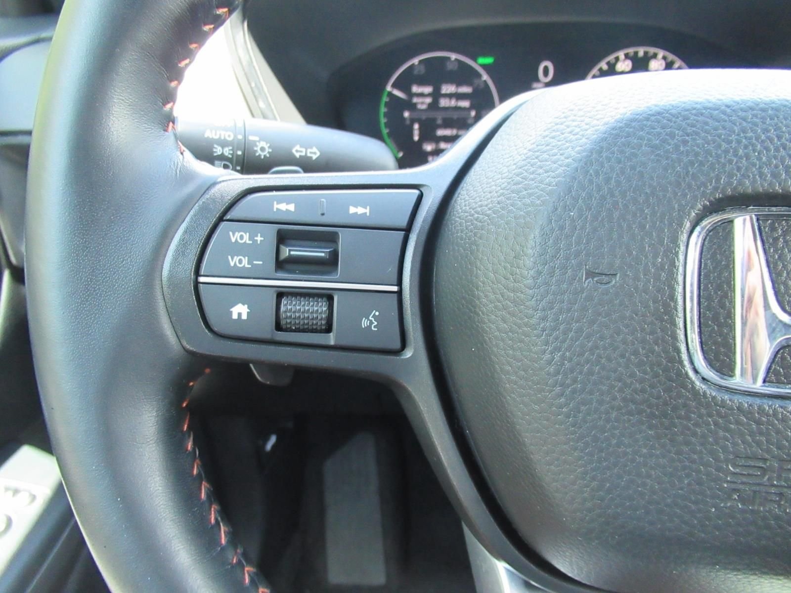 Used 2025 Silver Honda Sport-L image 24