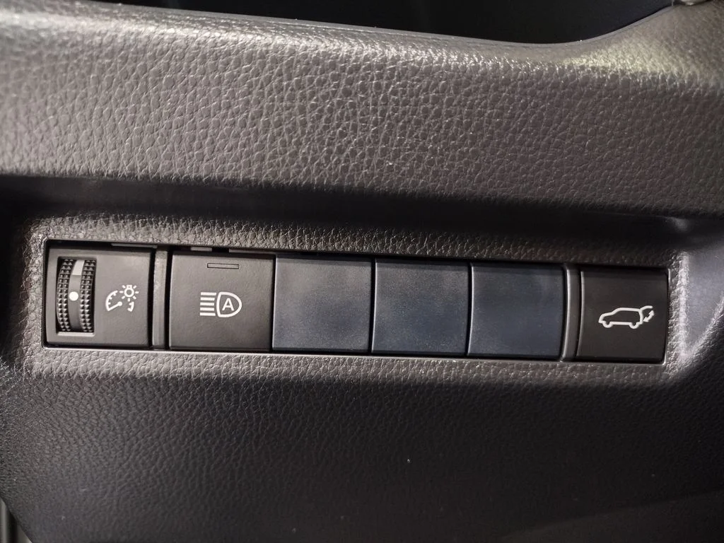 Used 2019 Blue Toyota XLE image 30