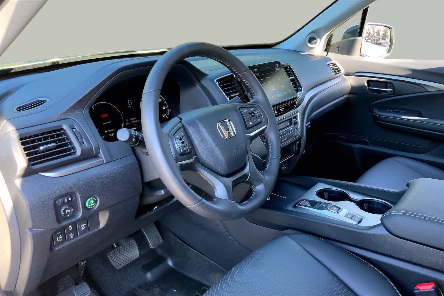 Certified Used 2025 Platinum White Pearl Honda AWD RTL image 18