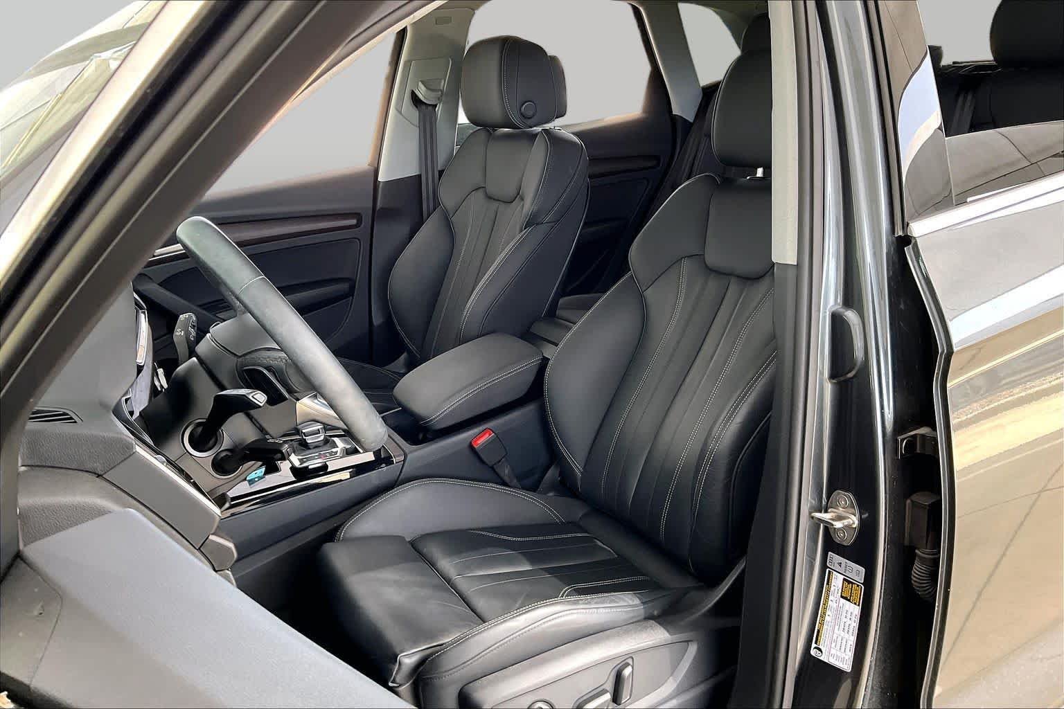 Used 2024 Daytona Gray Pearl Effect Audi S line Premium image 8