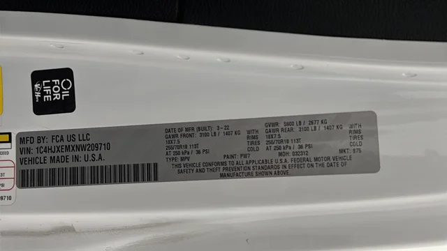 Used 2022 Bright White Clearcoat Jeep Unlimited Sahara image 27
