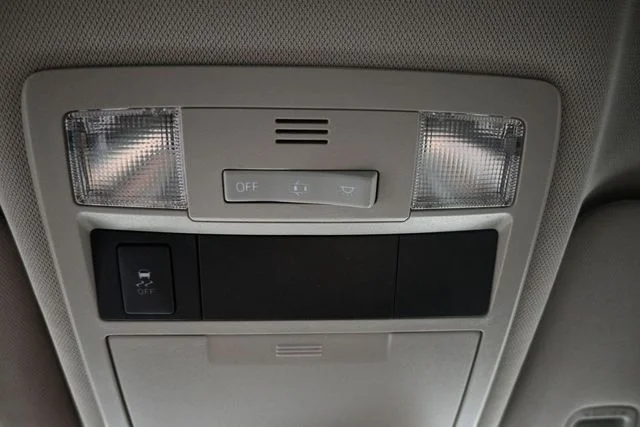 Used 2019 Silver Toyota SR image 27
