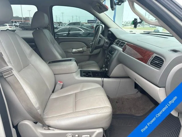 Used 2014 White Diamond Clearcoat GMC SLT 1500 image 18