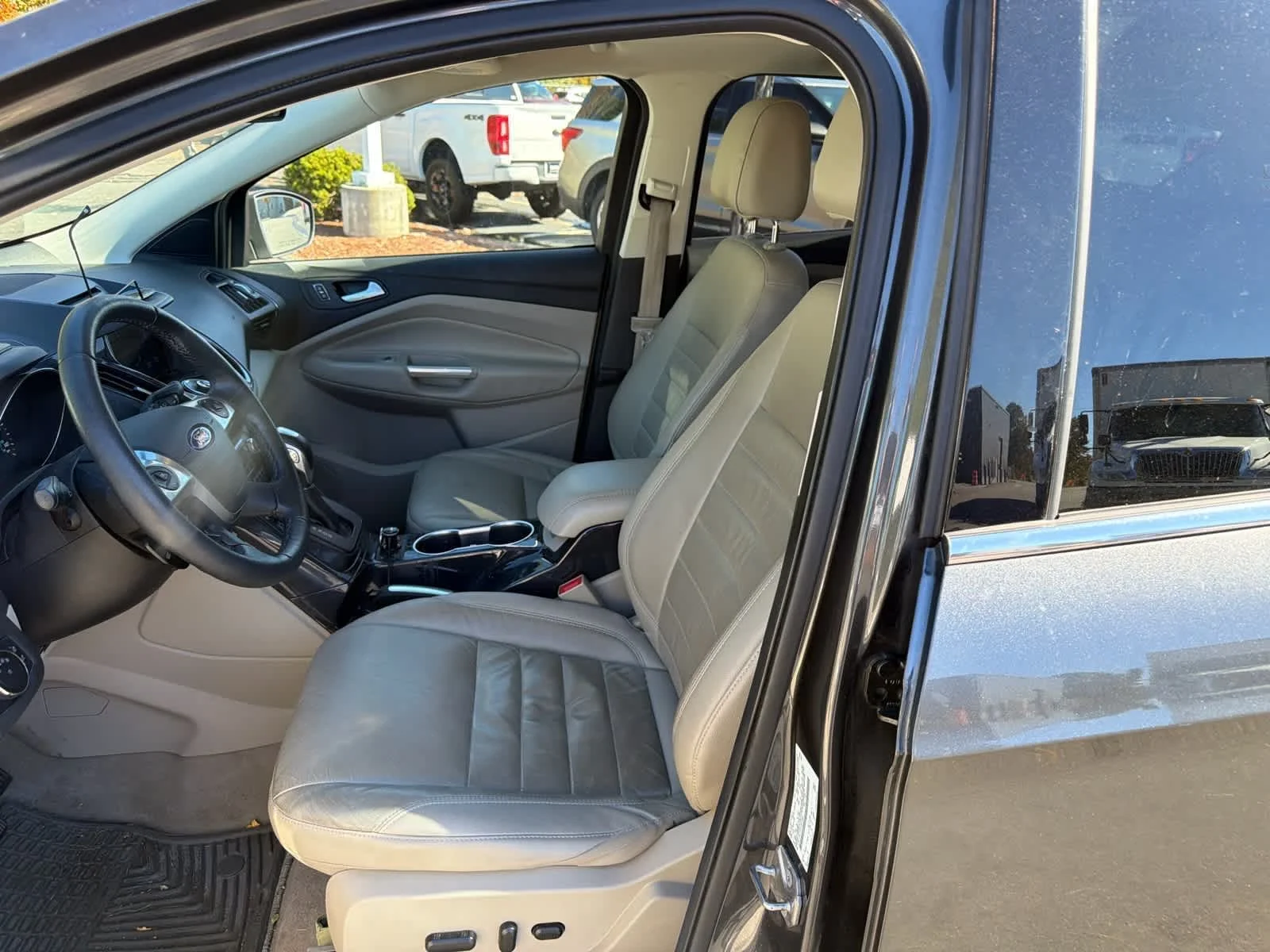 Used 2015 Magnetic Ford Titanium image 4