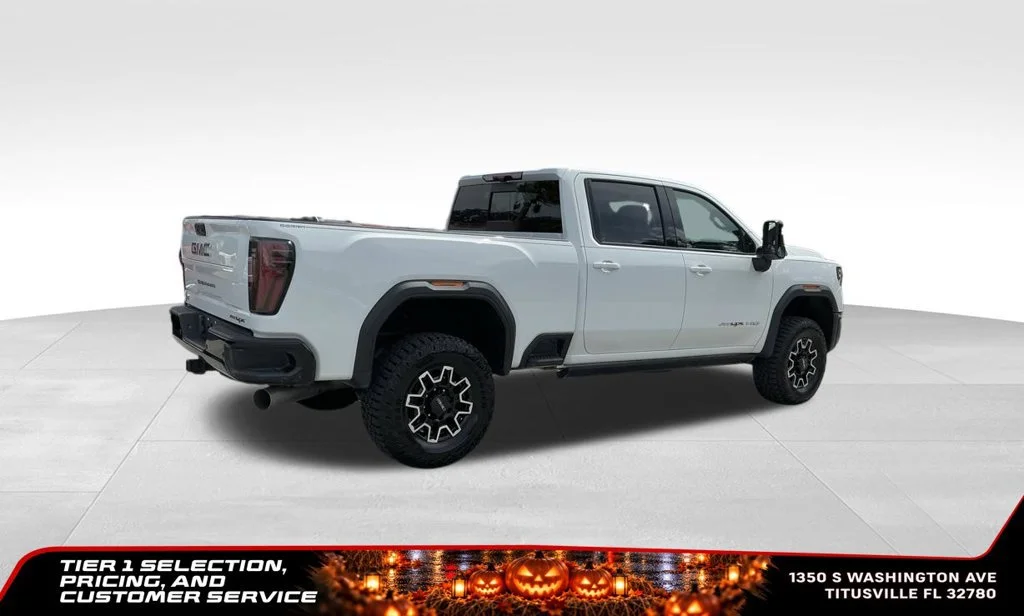 Used 2024 Summit White GMC AT4X image 9
