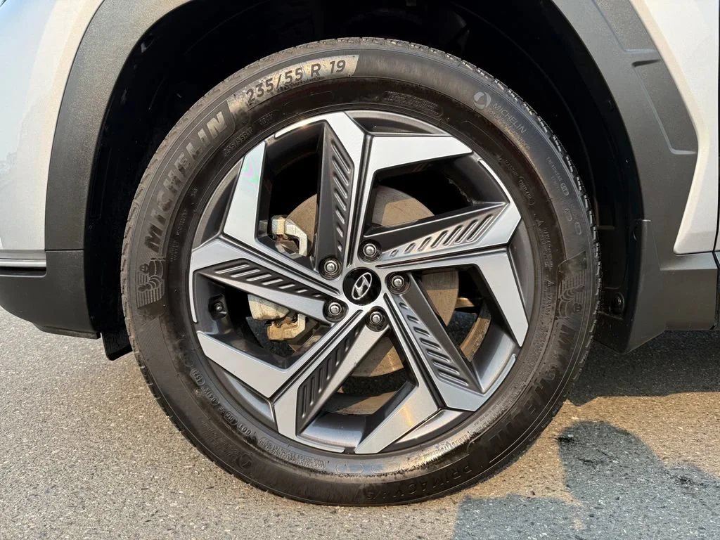 Used 2022 Shimmering Silver Hyundai SEL Convenience image 9