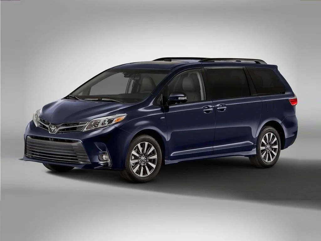 2018 Toyota Sienna XLE Premium V6 8-Passenger's photo
