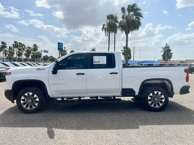 Used 2025 White Chevrolet Custom image 5