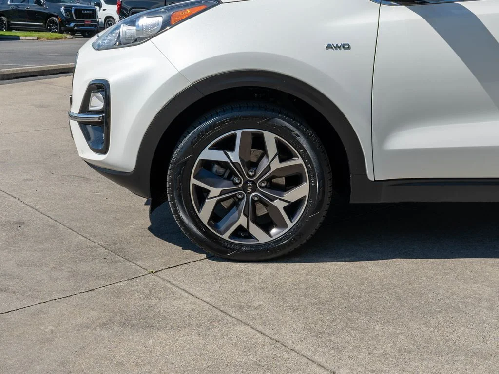 Used 2020 White Kia EX image 29