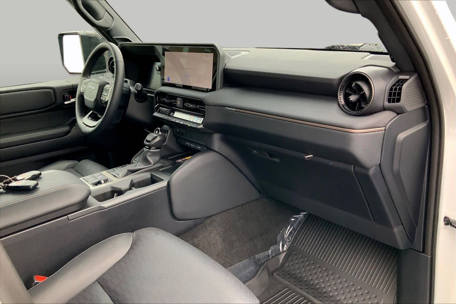 Used 2025 Ice Toyota  image 18