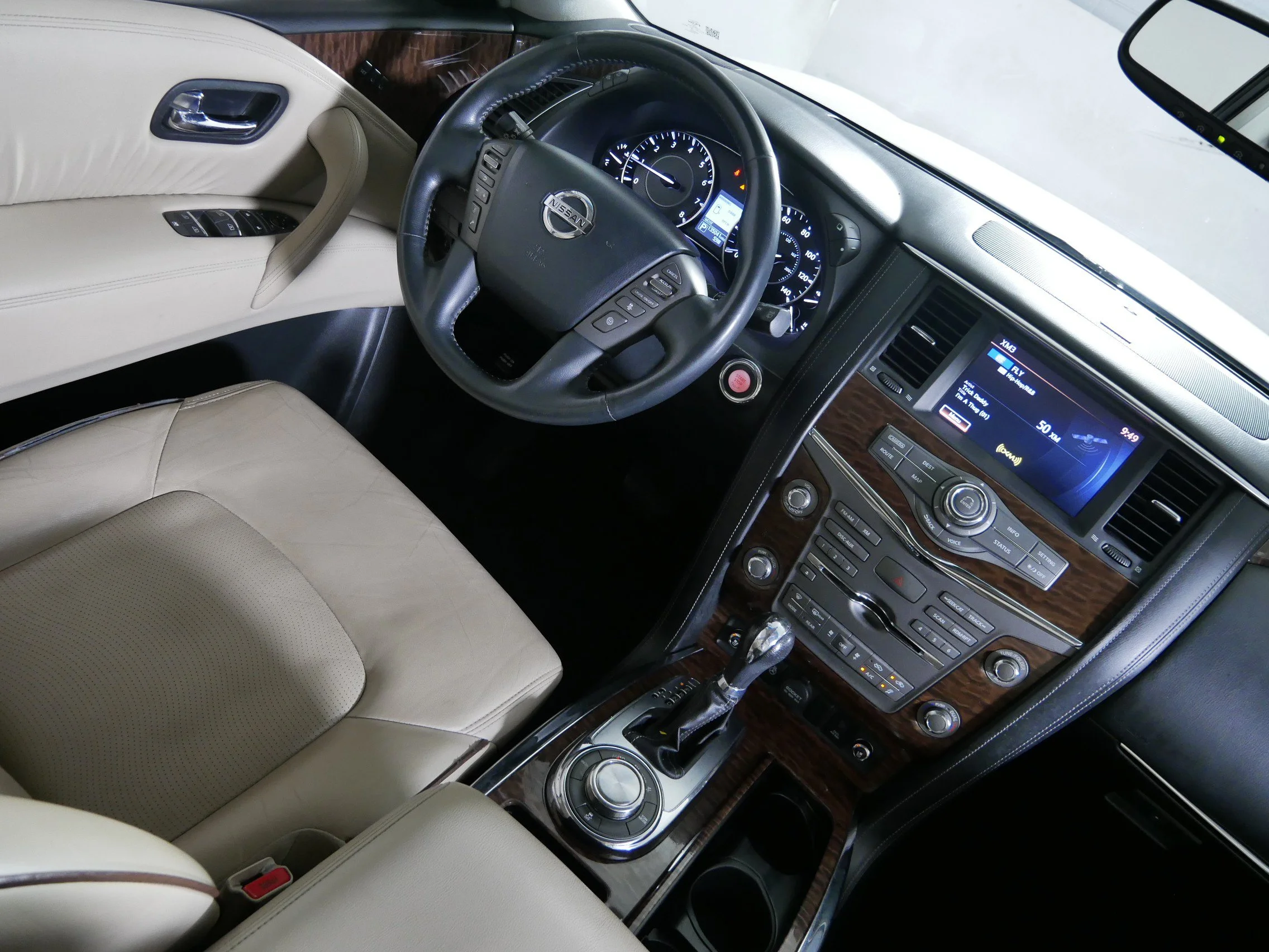 Used 2017 Pearl White Nissan Platinum image 9