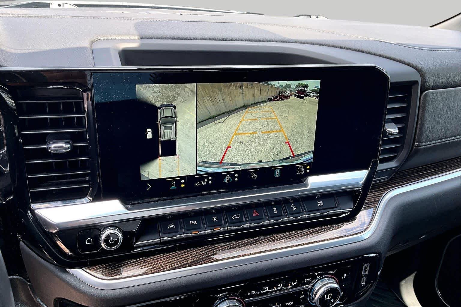 Used 2022 Onyx Black GMC Elevation image 29