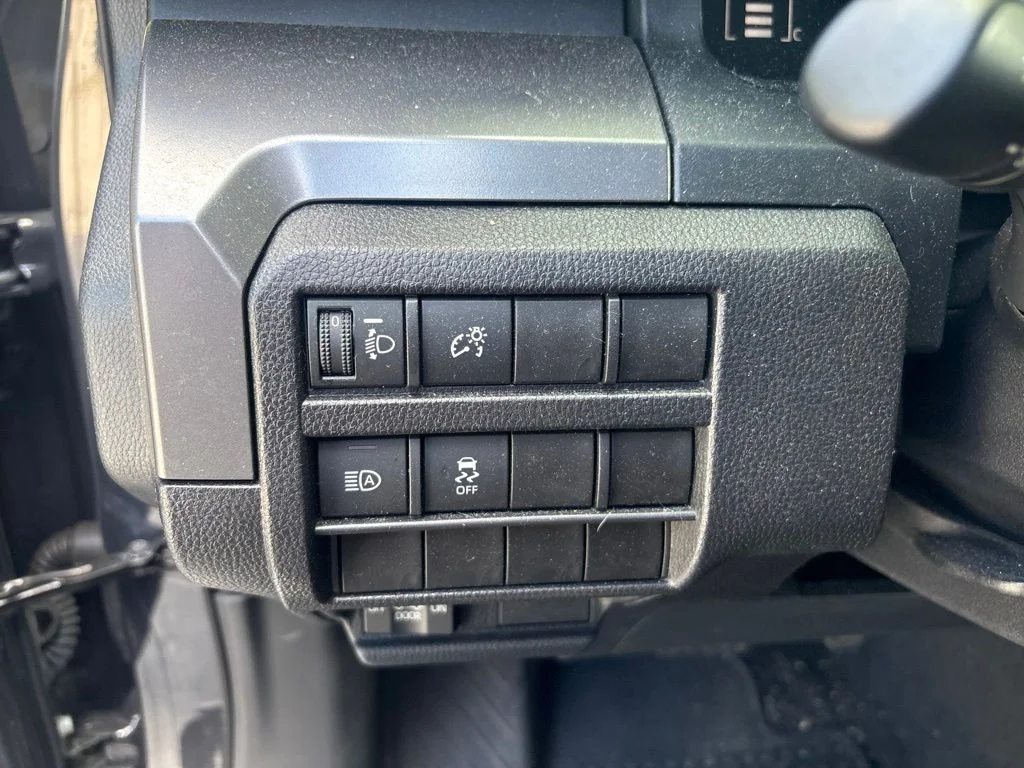 Used 2024  Toyota SR5 image 19