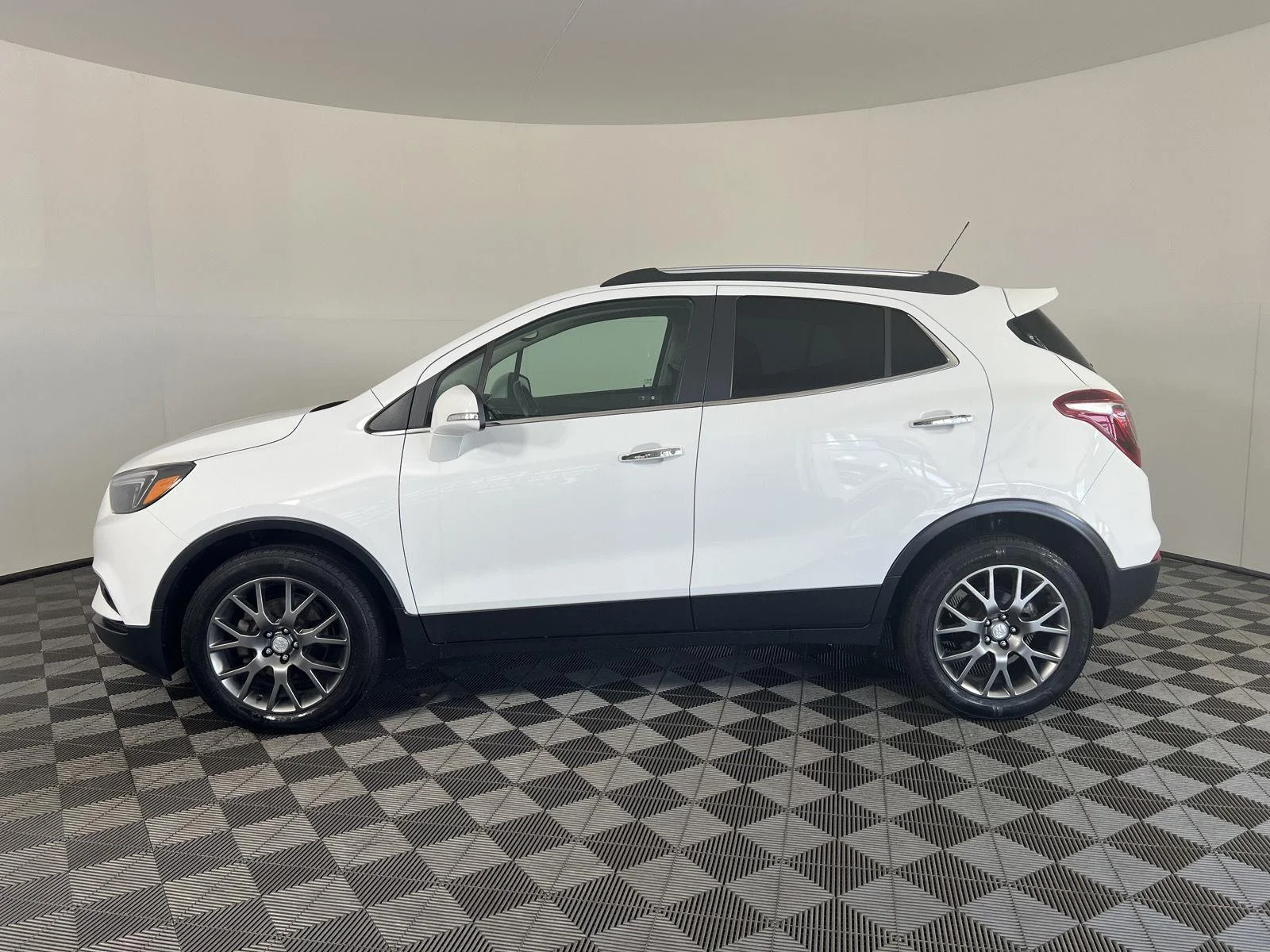 Used 2019 Summit White Buick Sport Touring image 6