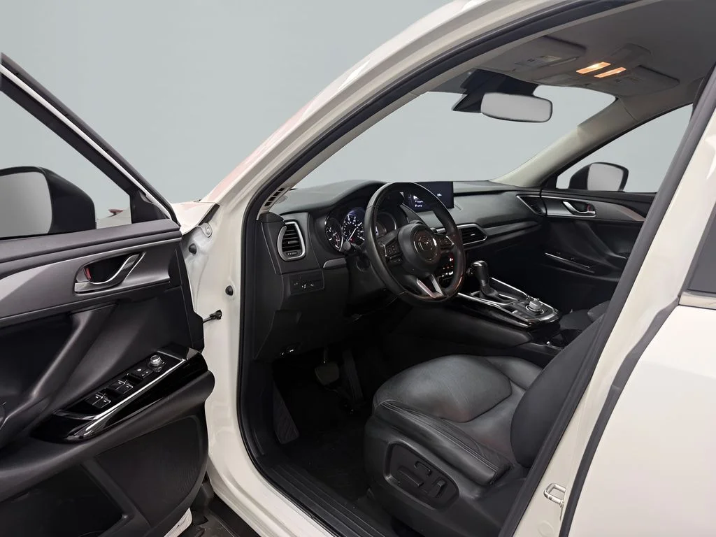 Used 2022 White Mazda Touring image 9