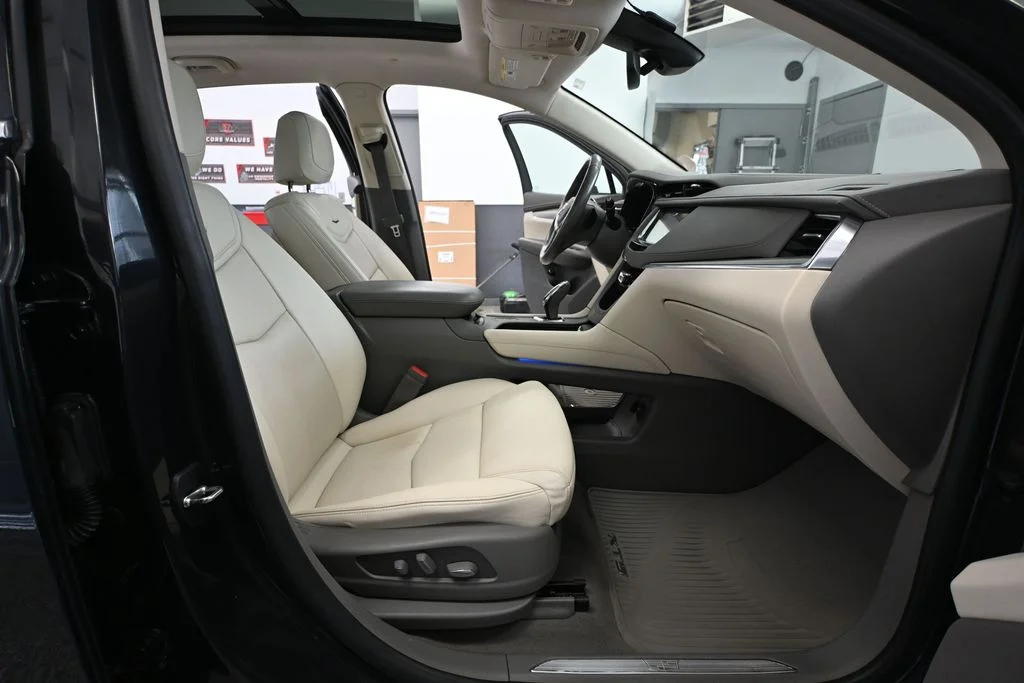 Used 2019 Black Cadillac Luxury image 49