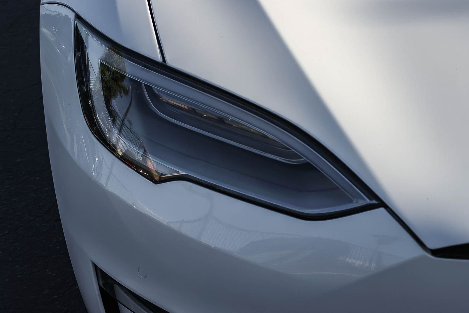 Used 2022 White Tesla Base image 10