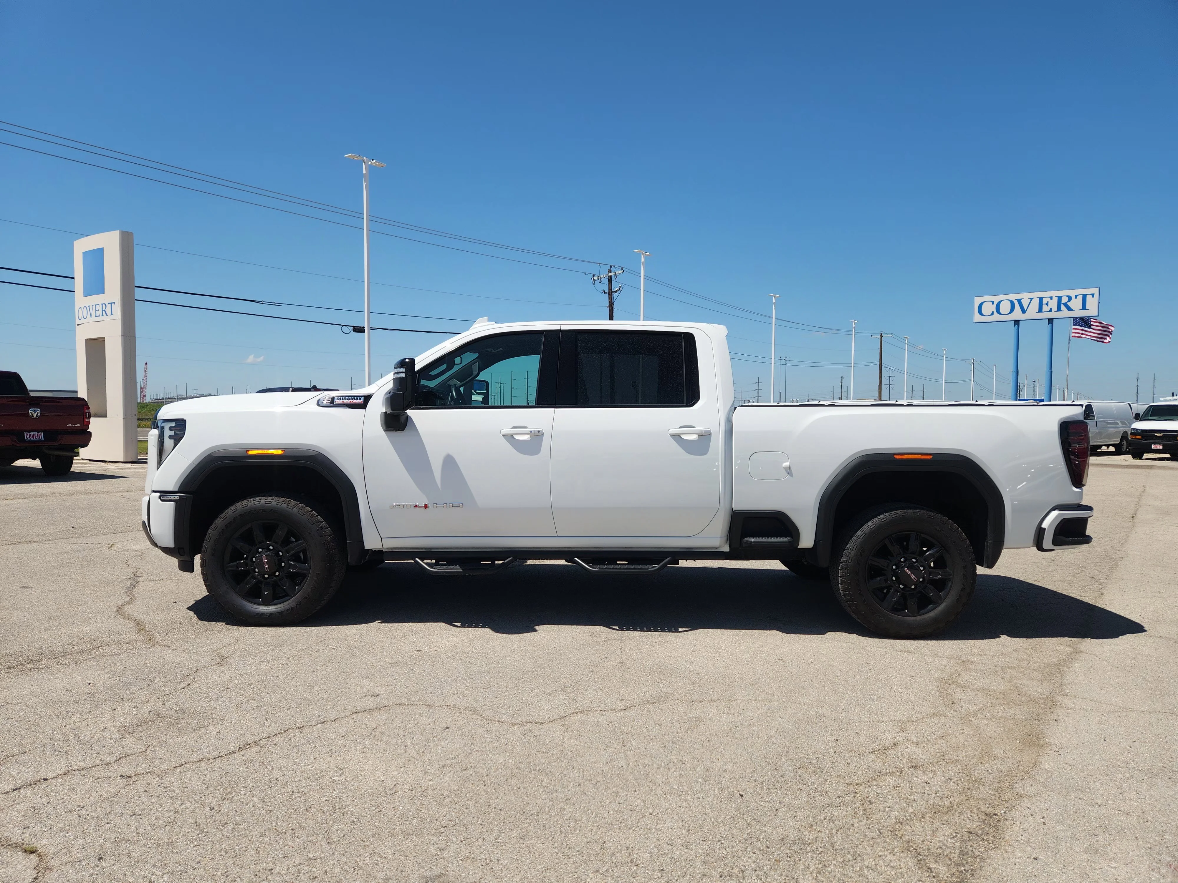 Used 2025 Summit White GMC AT4 image 4