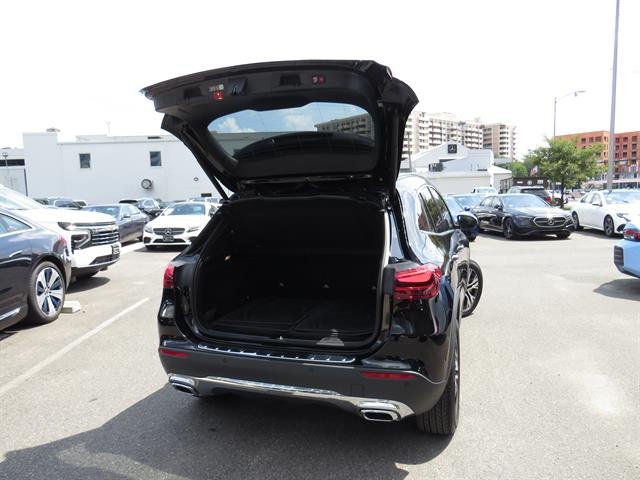 Used 2026 Night Black Mercedes-Benz GLA 250 4MATIC® image 32