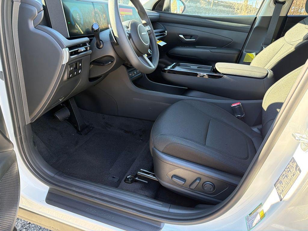 New 2026 White Hyundai SEL AWD image 9