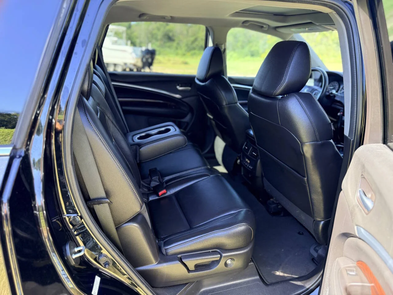 Used 2015 Black Acura Base 4dr SUV image 17